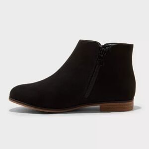 Cat & Jack Girl's Classic Black Ankle Boots